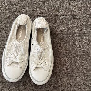White Shoreline Converse